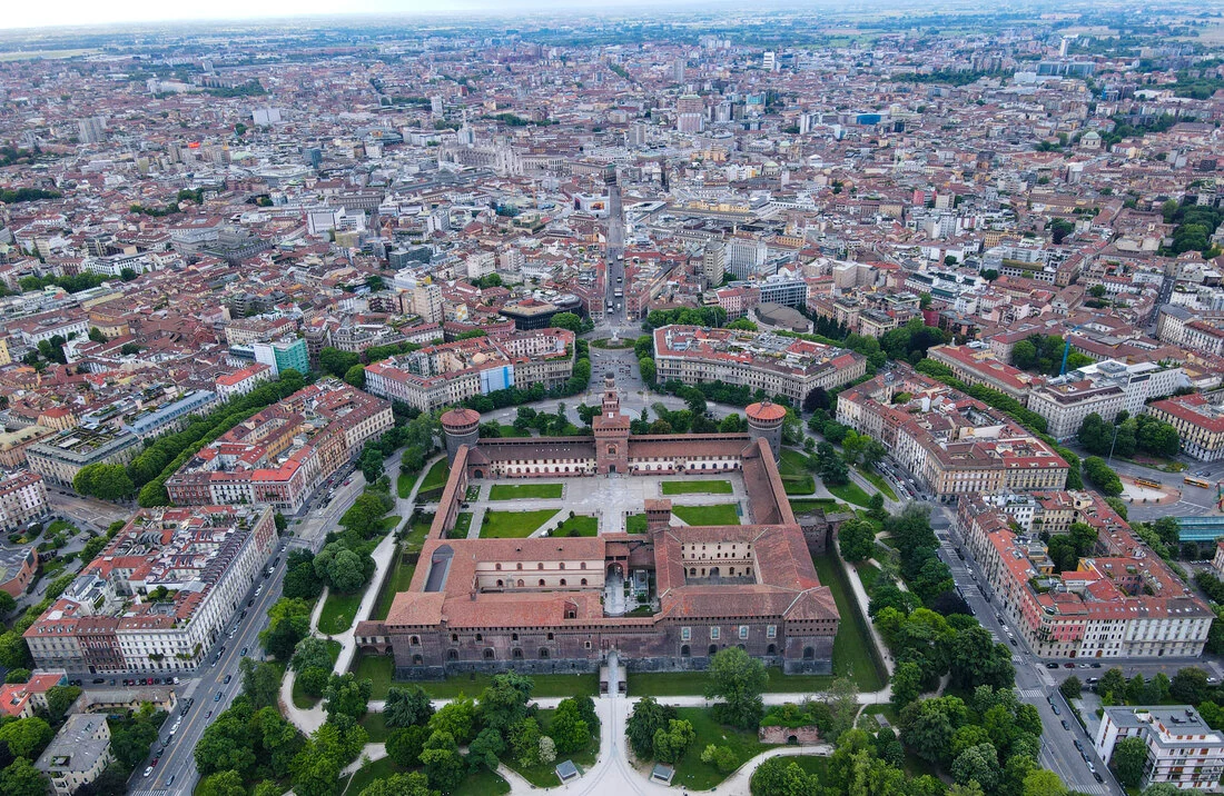 Milano aerial photo 1920.jpg